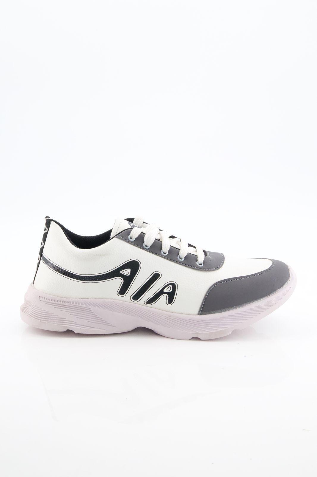 Sports Shoes - View 3